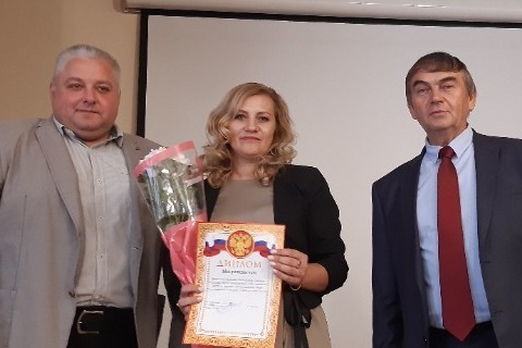 Победитель областного конкурса «Учитель - методист» преподаватель географии Бондарской средней школы Наталия Баженова