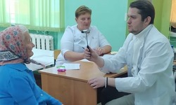 Более 320 жителей села Сабуро-Покровское побывали на приеме у врачей автопоезда «Забота»
