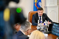 Евгений Первышов продолжил практику контроля еженедельных отчетов о ходе отопительного сезона