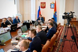 Евгений Первышов поручил подготовить программу по развитию семеноводства 