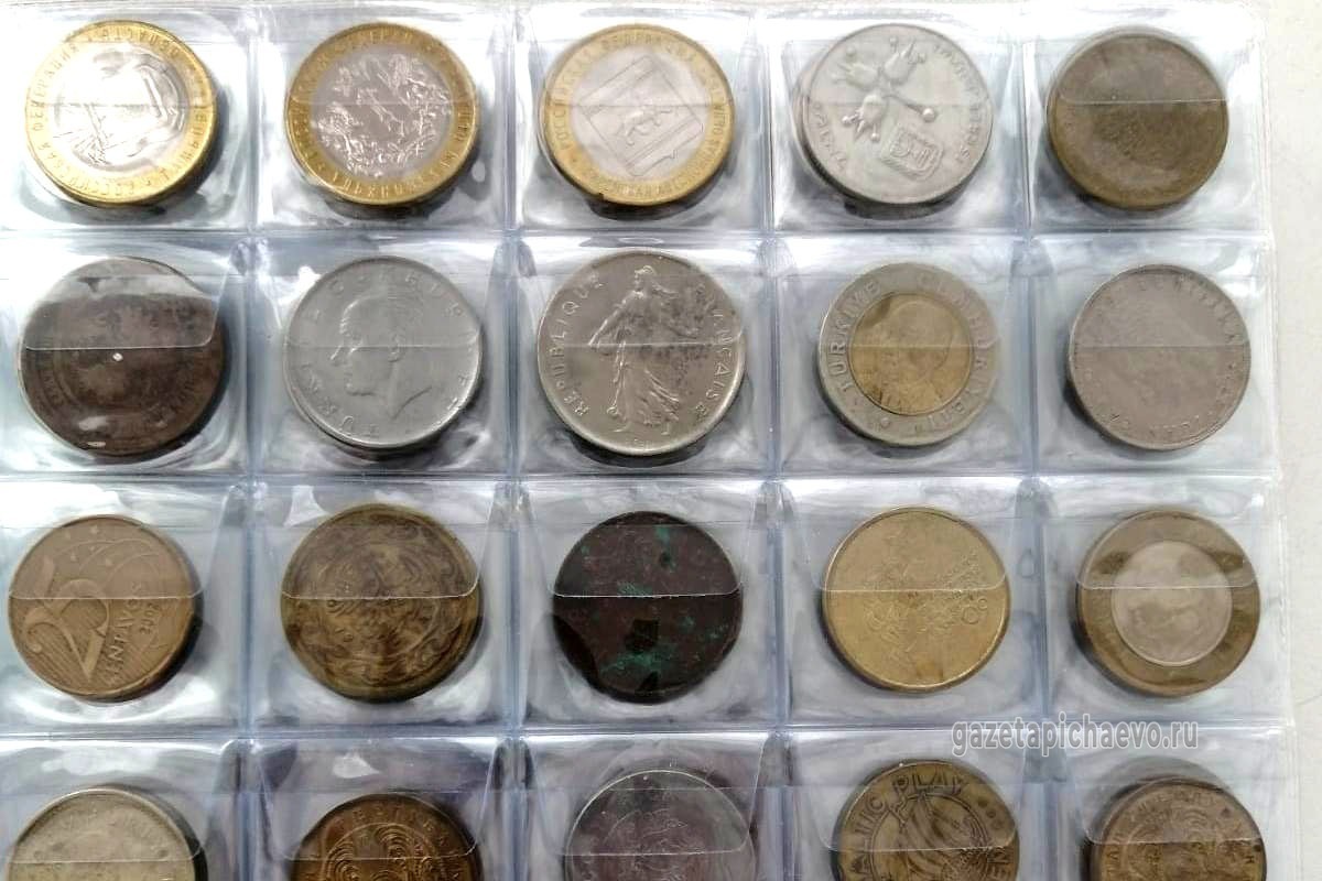 Коля увлекается нумизматикой коллекционированием монет