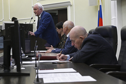 Областная Дума приняла закон, запрещающий продажу несовершеннолетним «вейпов» и «снюсов»
