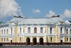 Тамбовские театры получат около 34 млн рублей на декорации и оборудование
