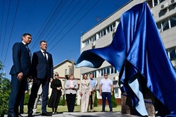 В Тамбове открыли памятную плиту в честь изобретателя Александра Лодыгина