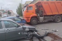 В Тамбове столкнулись две легковушки и «КамАЗ»