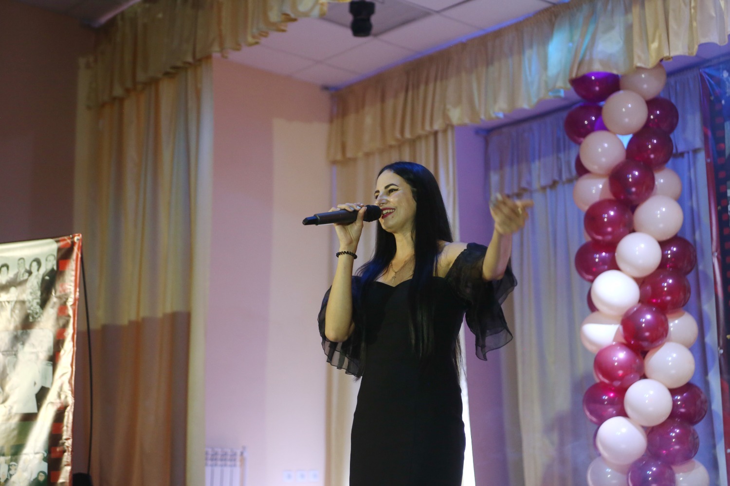 Выступает Елена Григорьева