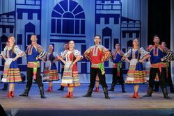 Танцоры «Ивушки» поддержали российскую армию
