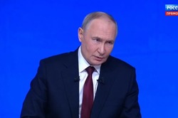 Владимир Путин: «Всё должно выстраиваться вокруг семьи» 