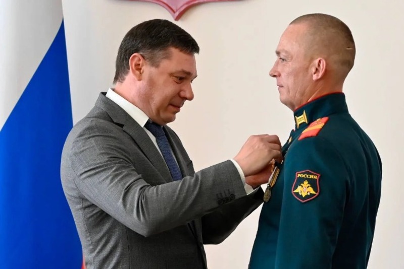 Тамбовчанину-участнику СВО вручили нагрудный знак Почетный гражданин Тамбовской области