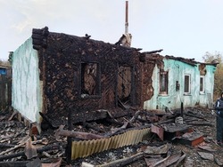 Жители знаменского села во время пожара спасли женщину