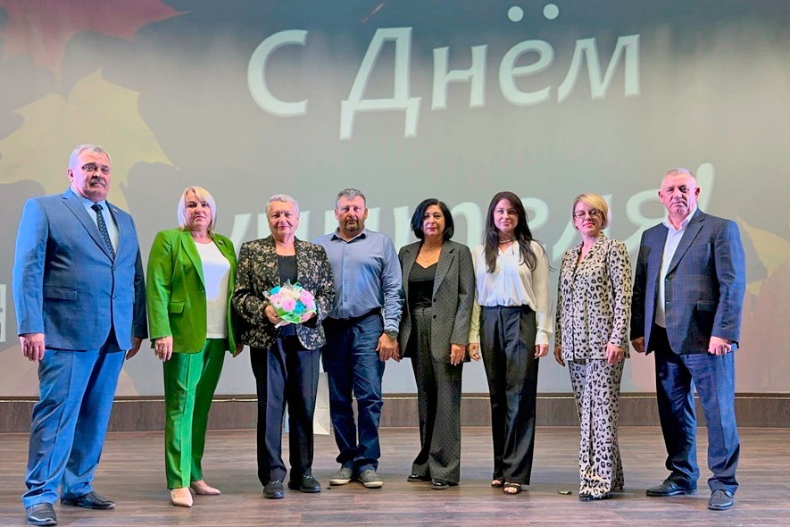 Поздравления принимает династия Скрынниковых-Корчагиных