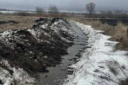 В Сосновском округе расчистили канал у плотины для пропуска половодья