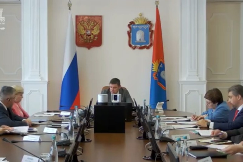 Евгений Первышов поручил главам округов отчитываться о работе в прямом эфире