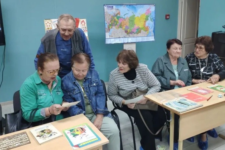 Фотографии напоминают о школьных годах