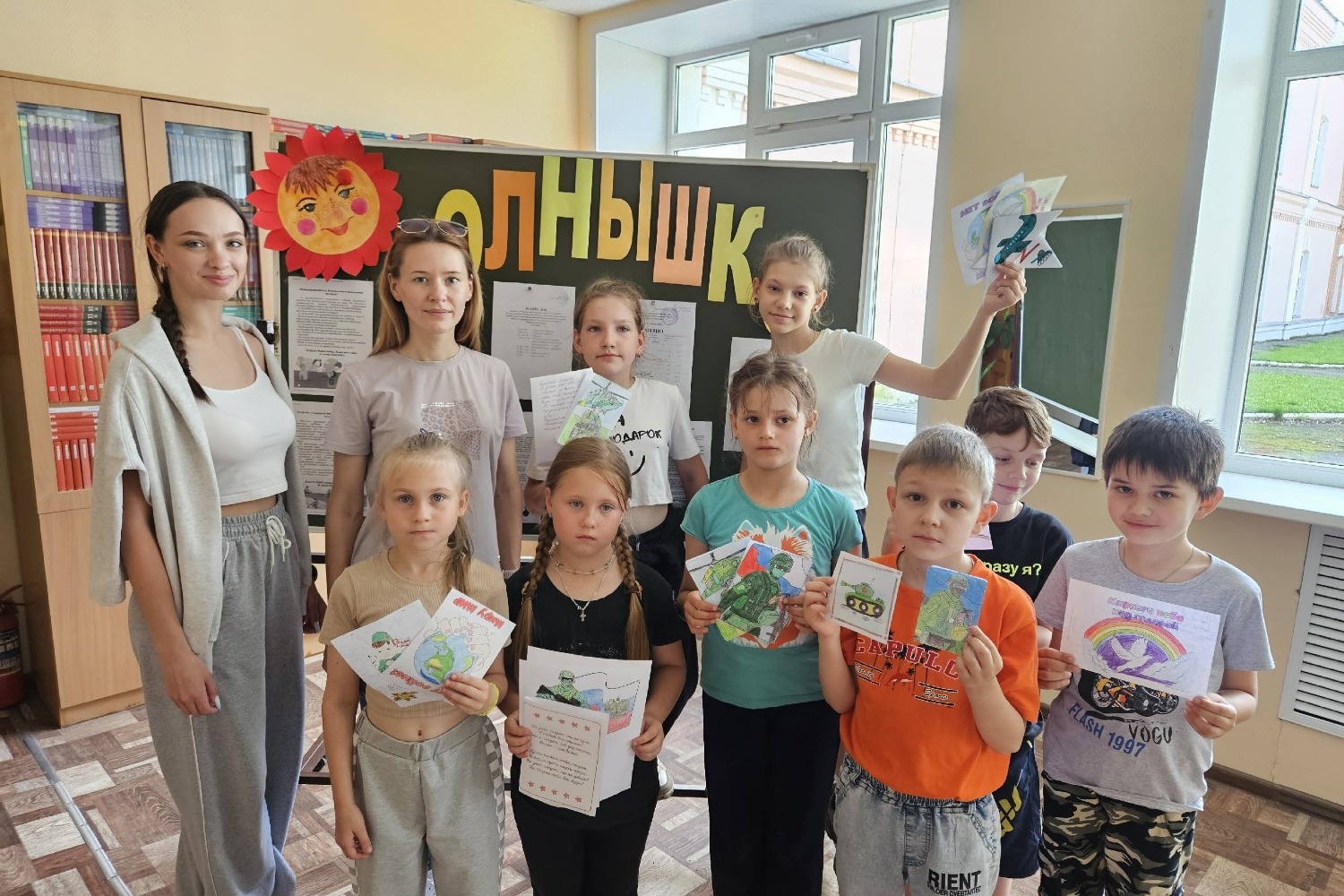 Детские рисунки и тёплые слова в посылках напоминают бойцам: дома их ждут и поддерживают