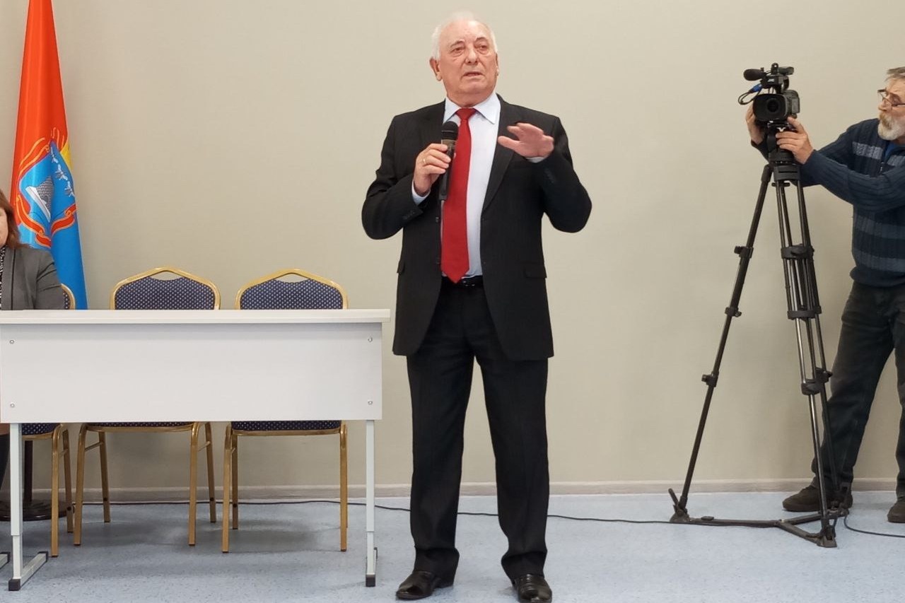 Виктор Рень