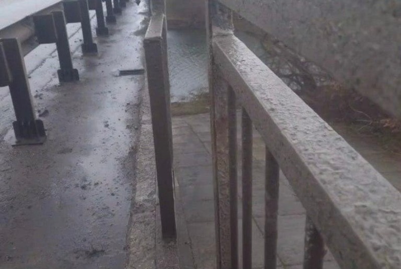В Кирсановском округе начался срочный ремонт аварийного моста через реку Ворона 