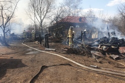 В селе Новотомниково Моршанского района сгорели два дома