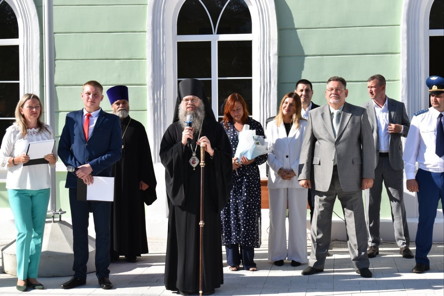 Епископ Мичуринский и Моршанский Гермоген напутствует учеников