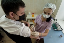 На Тамбовщине 42 добровольца сделали прививку от коронавируса