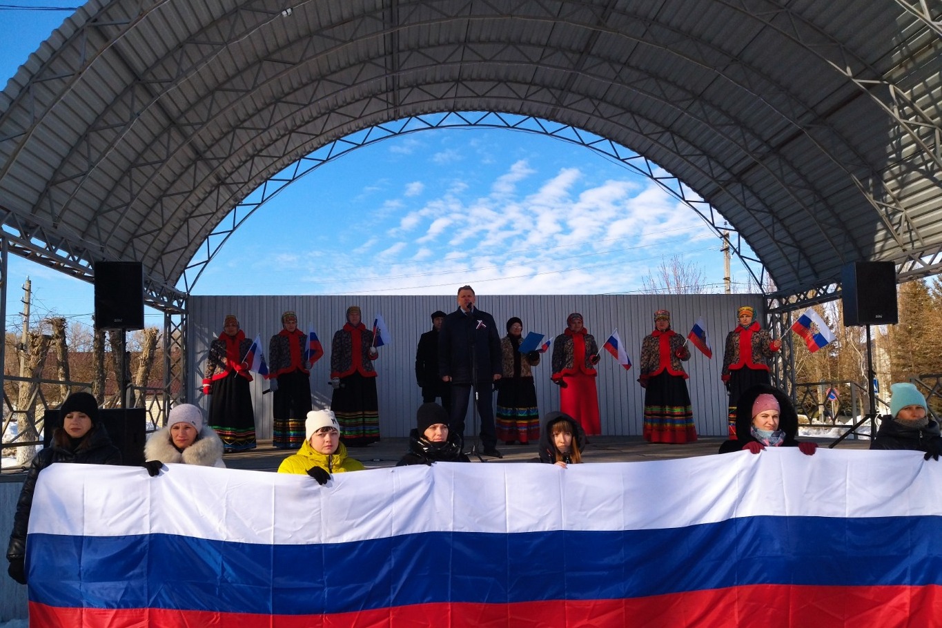 Умётцев поздравляет с днём единения России и Крыма глава Умётского района Юрий Ефремов