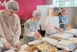 Представители тамбовских студенческих отрядов стали профессиональными поварами и барменами