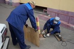 В Тамбове демонтировали почти 300 незаконных препятствий движению во дворах