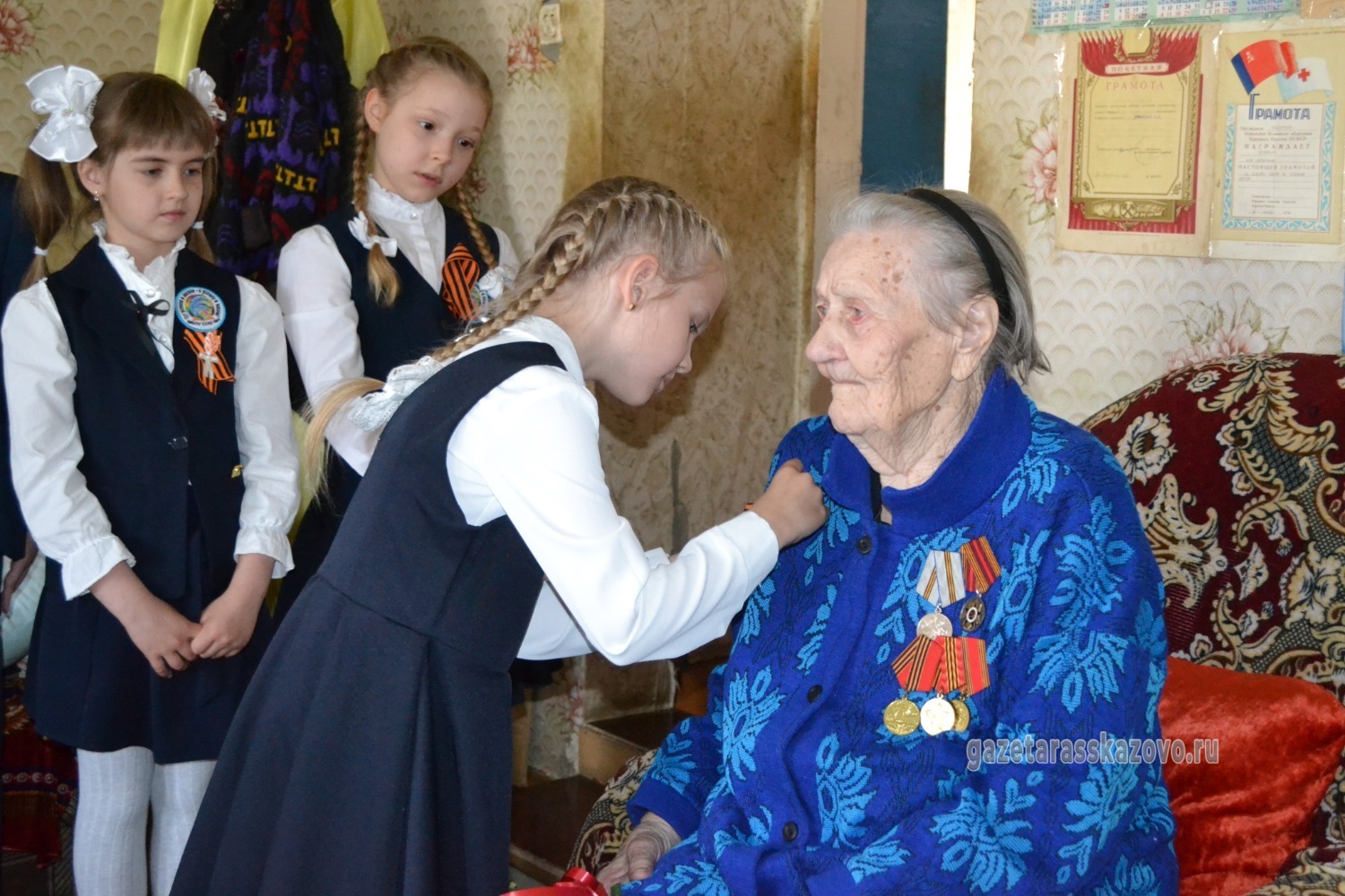 Георгиевская лента — символ победы — на груди ветерана