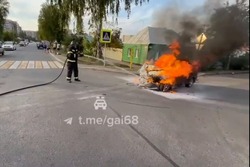 В Тамбове от столкновения с «Вестой» загорелся «ВАЗ 2114»