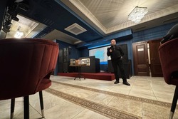 «Я приду ночью, принесу звезды…». Поэт и прозаик Сергей Левин встретился с читателями в ночи