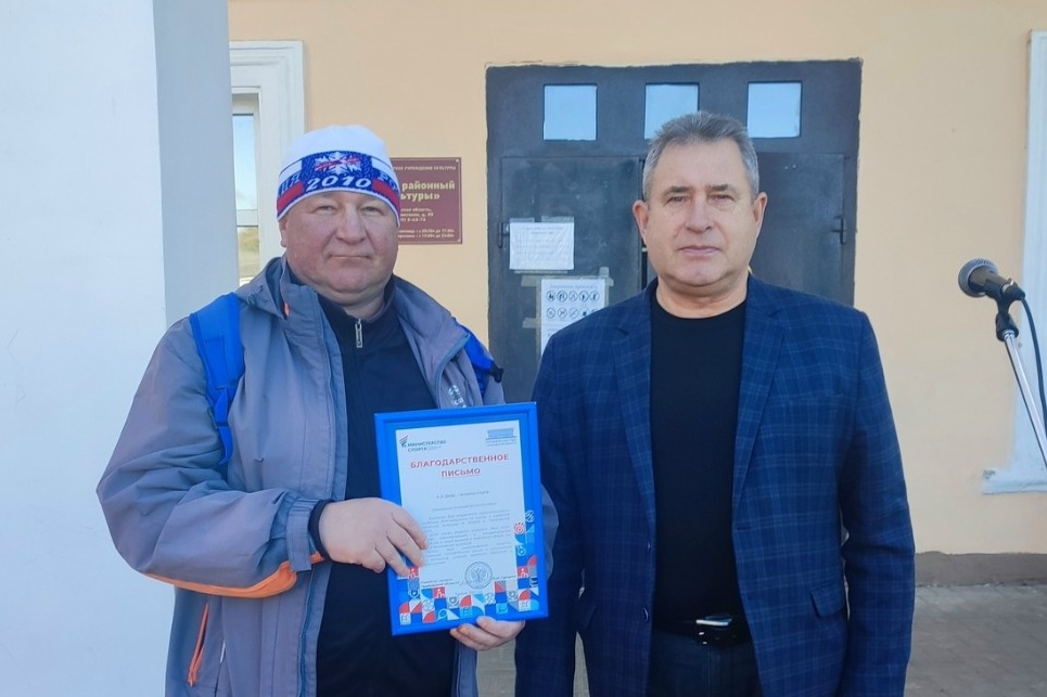 вручение благодарственного письма от министерства спорта Тамбовской области за многолетнюю работу и вклад в развитие спорта старшему тренеру-преподавателю ДЮСШ, Алексею Дееву