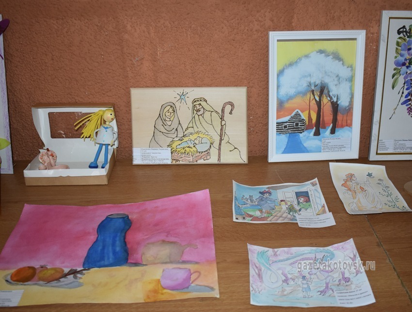 Работы школьников в номинациях «Прикладное творчество» и «Изобразительное искусство»