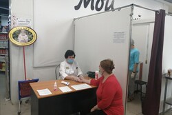 В Тамбове проводят вакцинацию от коронавируса в торговых центрах