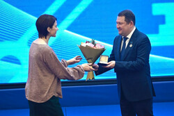 Глава региона поздравил работников ЖКХ и бытового обслуживания населения