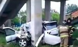 В Мичуринске «Лада» протаранила опору моста: погибли двое
