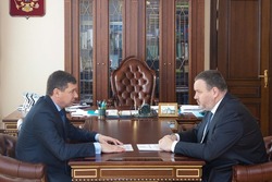 Евгений Первышов обсудил с Антоном Котяковым социальную поддержку участников СВО
