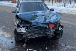 В Котовске два водителя пострадали в тройной аварии