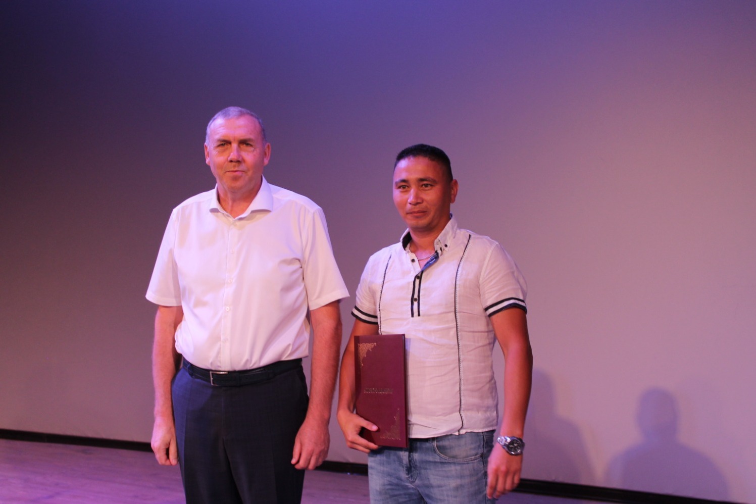 Почётной грамотой администрации города Кирсанова награждён водитель Центра соцуслуг Азамат Ишангалиев