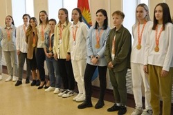 Глава Тамбовской области поздравил женскую футбольную команду «Академии футбола» с победой на Первенстве России