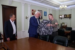 Депутаты Тамбовской областной Думы передали квадрокоптеры бойцам СВО
