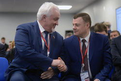 Пять лет у власти: спикер облдумы Евгений Матушкин поздравил губернатора Александра Никитина