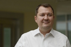 Максим Егоров поздравил представителей "Единой России" с днём рождения партии