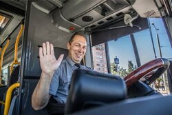 Первые лица региона поздравили с праздником работников автотранспортного комплекса