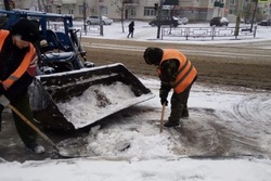 В Тамбове 70 спецмашин чистят улицы от снега
