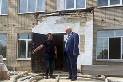 Продолжается ремонт школы в селе Старое Хмелевое Мичуринского района