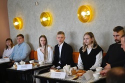 Максим Егоров обсудил с тамбовской молодёжью меры помощи студенческим семьям