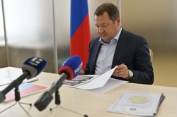 Максим Егоров решил проблемы жителей четырёх муниципальных округов в ходе личного приёма