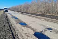 Евгений Первышов поручил разобраться с некачественной приемкой ремонтных работ на  автодорогах 