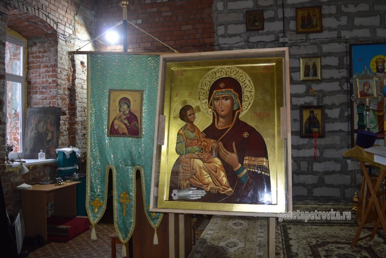 Икону для храма в Петровском округе освятили на горе Афон