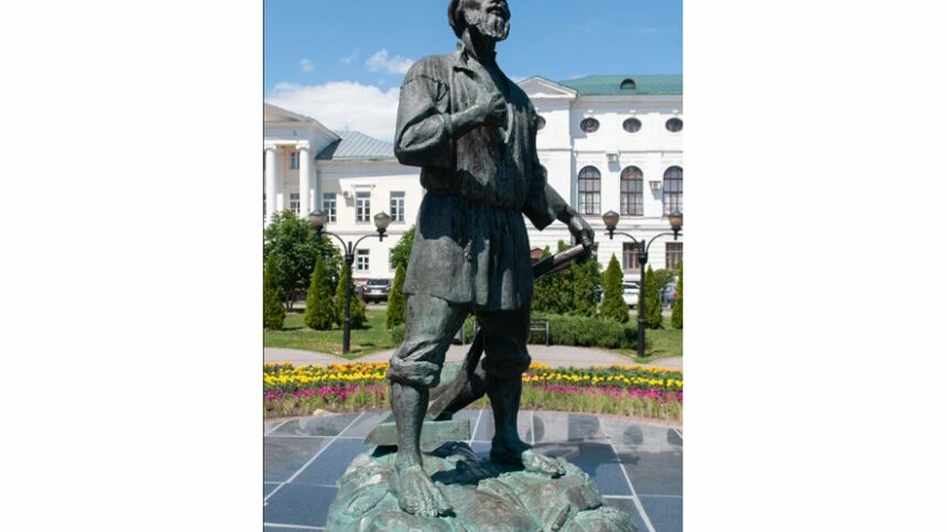 Памятник тамбовскому мужику. Фото Алексея Бучнева.